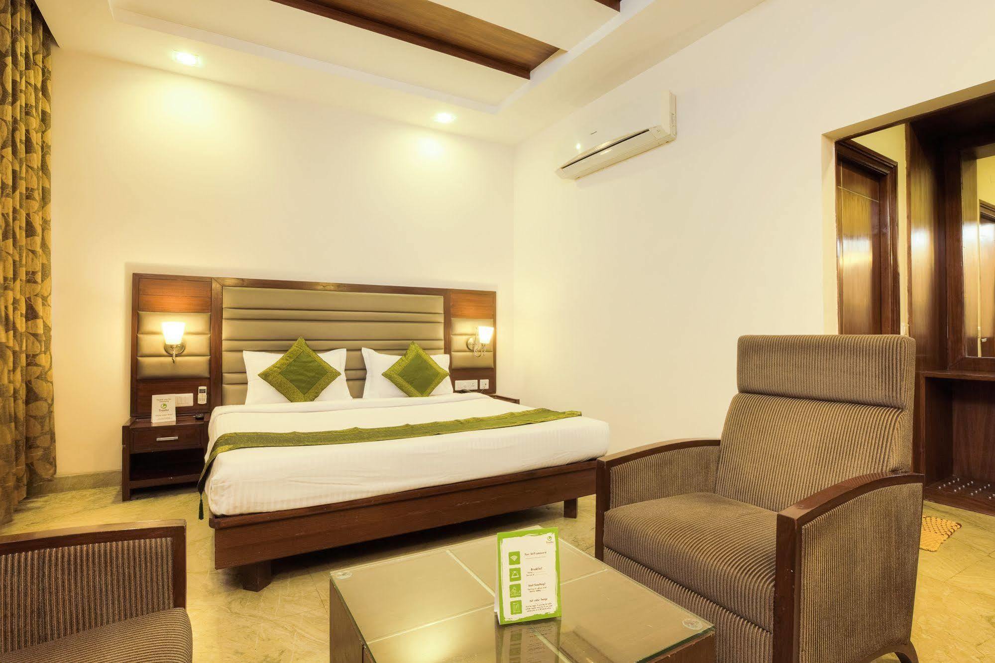 Mint Hotel Chandīgarh エクステリア 写真