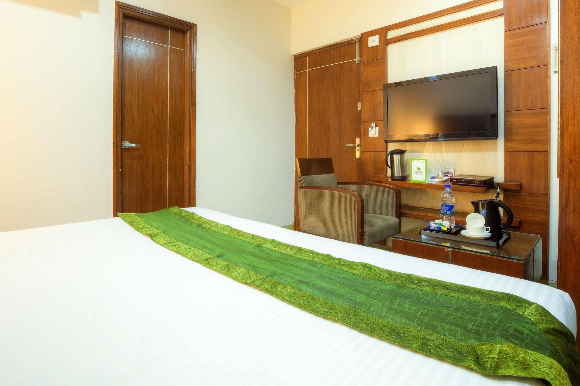 Mint Hotel Chandīgarh エクステリア 写真