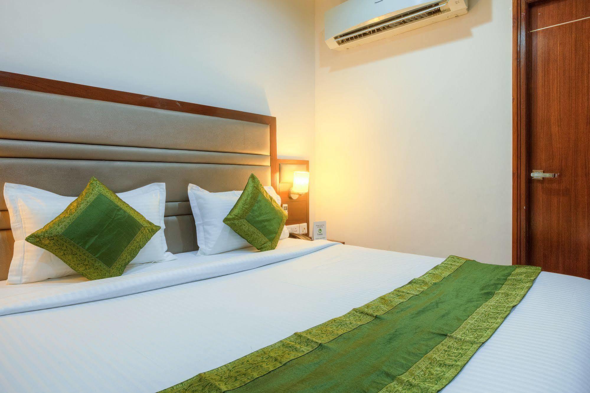 Mint Hotel Chandīgarh エクステリア 写真