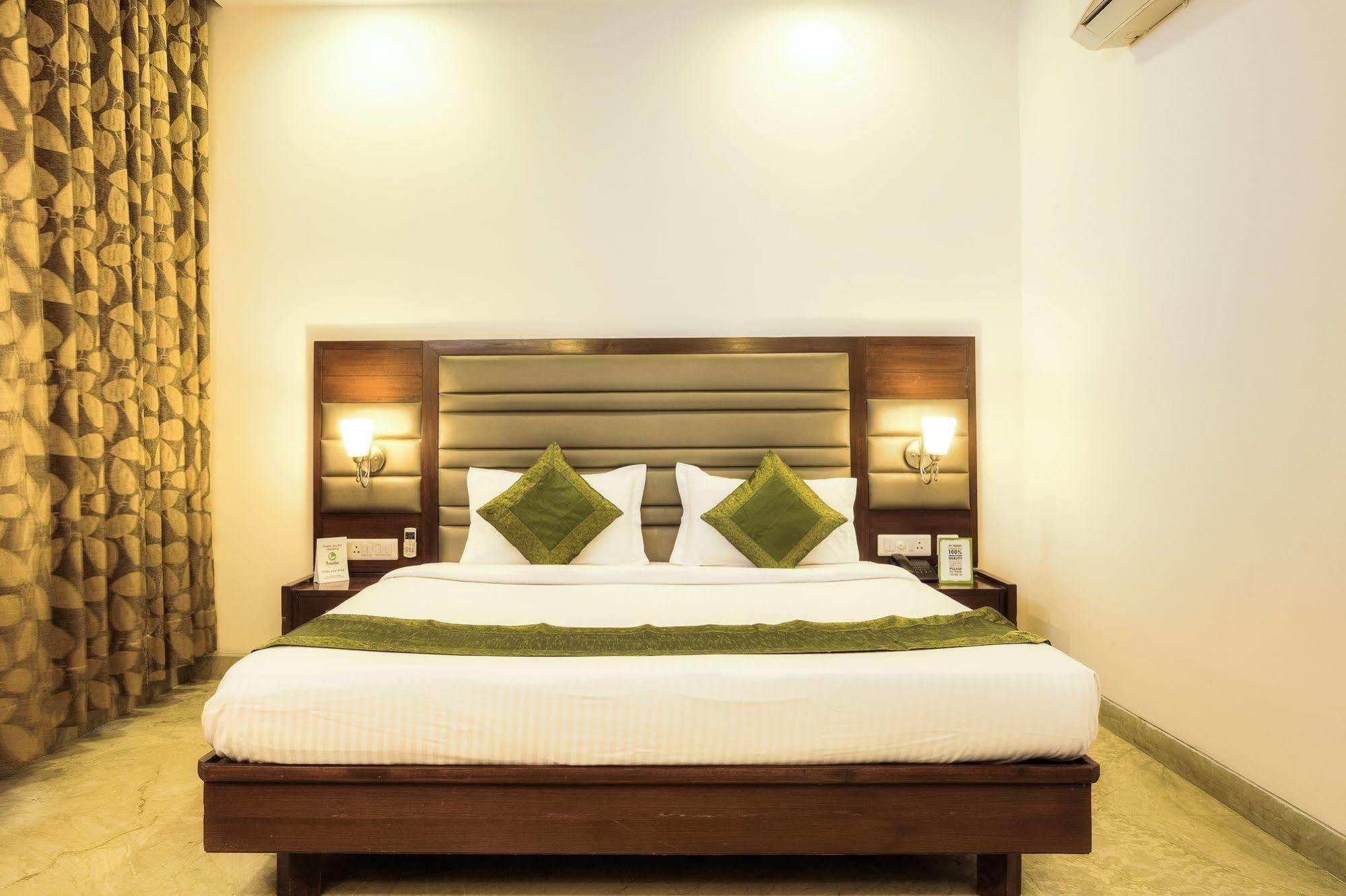Mint Hotel Chandīgarh エクステリア 写真