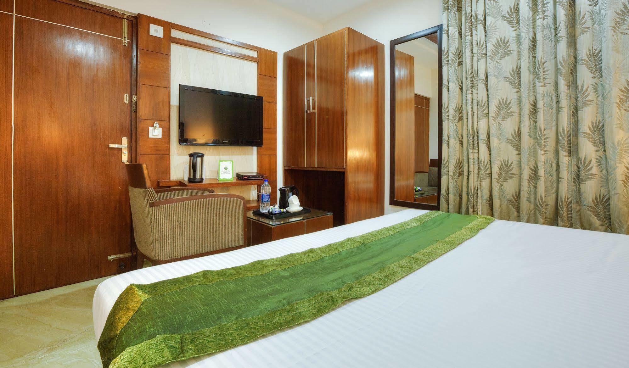 Mint Hotel Chandīgarh エクステリア 写真